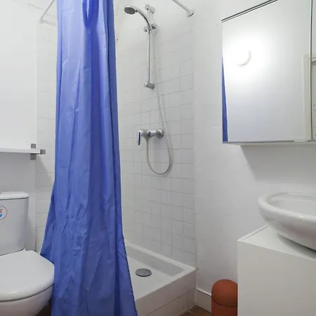 Apartment Centre *